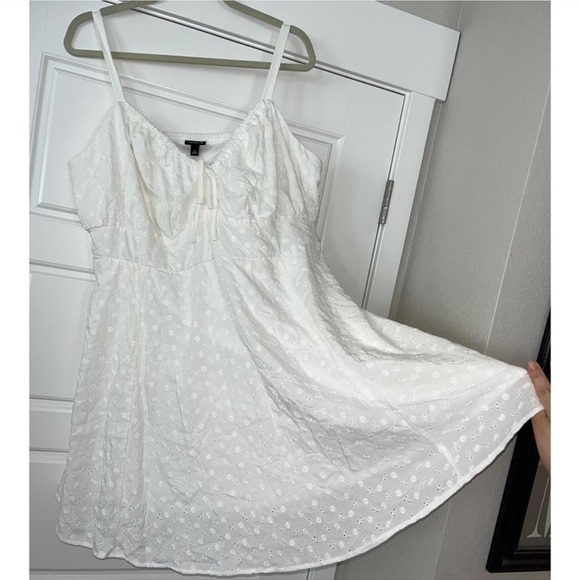 NWT Torrid Size 2 White Eyelet Mini Babydoll Dress - Picture 2 of 8